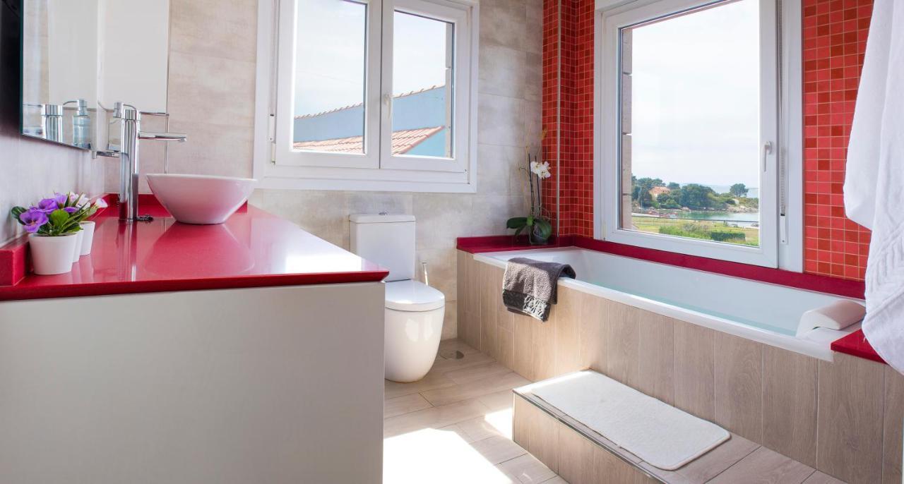 Villa CASA FEITIÑA: vistas al mar, moderna y funcional Illa de Arousa Exterior foto